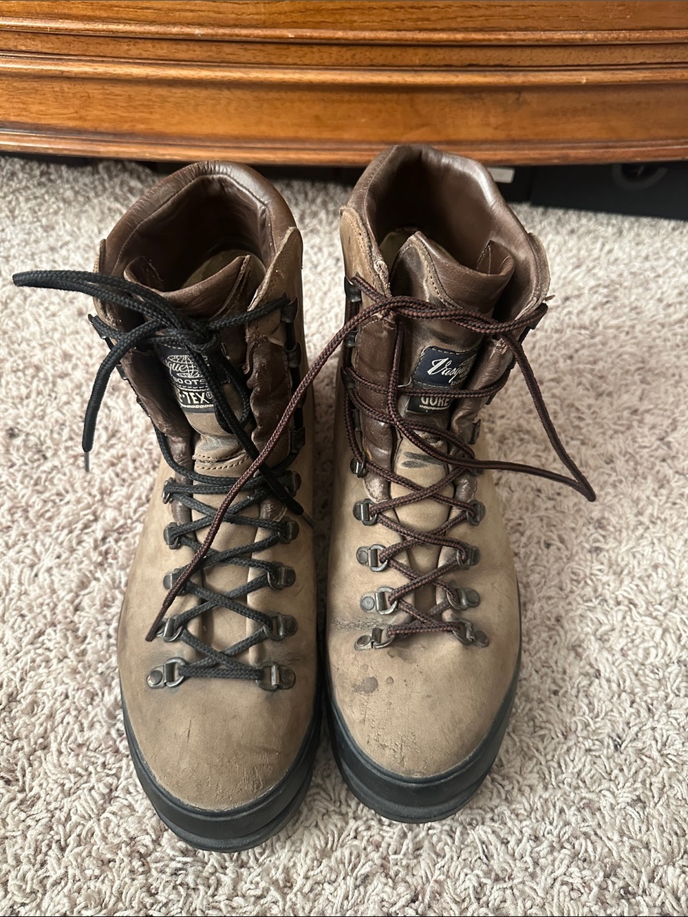 Vasque Men's Brown Tan Leather Waterproof Hiking Boots